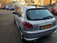 Peugeot 206 - 1.4-16V Quiksilver