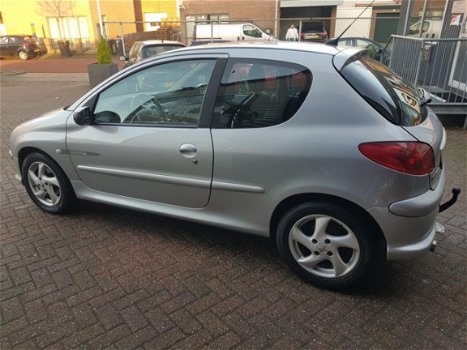 Peugeot 206 - 1.4-16V Quiksilver - 1