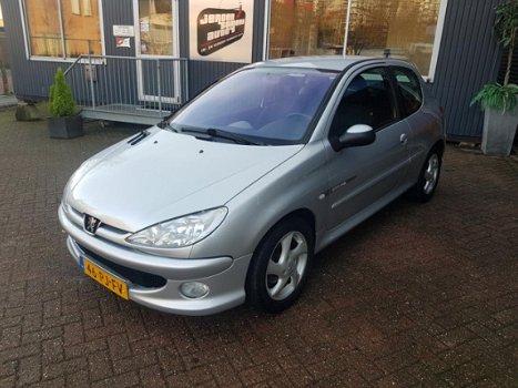 Peugeot 206 - 1.4-16V Quiksilver - 1