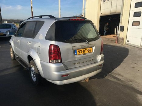 SsangYong Rexton - REXTON RX270 XDI VAN AUT - 1