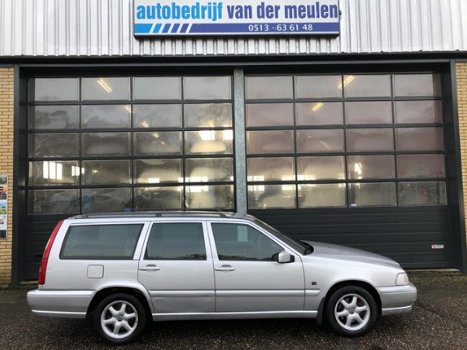 Volvo V70 - 2.5 TDI Europa trekhaak top auto - 1