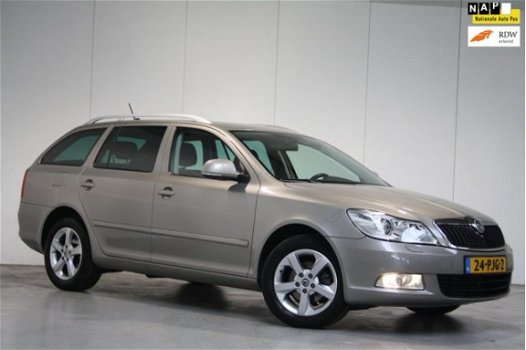 Skoda Octavia Combi - 1.2 TSI Elegance Business Line NAVI|LEER|TREKHAAK|PDC|XENON - 1