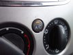 Ford Focus Wagon - 1.6 TDCi 110pk Airco Trekhaak LM velgen Trend - 1 - Thumbnail