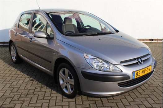 Peugeot 307 - 2.0-16V XT Pack Automaat. Super nette staat. Airco, trekhaak - 1