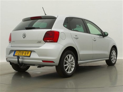 Volkswagen Polo - 1.2 TSI Highline Automaat + Trekhaak / Nederlandse auto / 1e Eigenaar / - 1