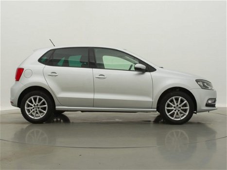 Volkswagen Polo - 1.2 TSI Highline Automaat + Trekhaak / Nederlandse auto / 1e Eigenaar / - 1