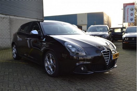 Alfa Romeo Giulietta - 1.4 T Distinctive CLIMA / CRUISE / LEER / PACK SPORT / 200PK - 1