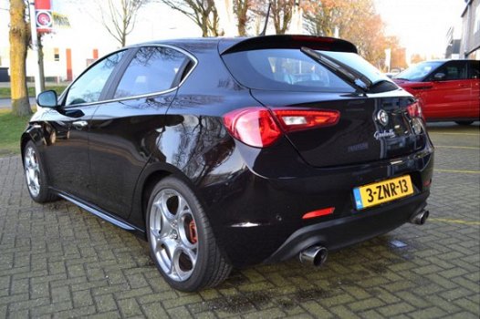 Alfa Romeo Giulietta - 1.4 T Distinctive CLIMA / CRUISE / LEER / PACK SPORT / 200PK - 1