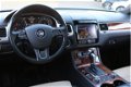 Volkswagen Touareg - 3.0 TDI Highline Aut 4 Motion Exclusive (Panodak Luchtvering SportLeder/Memory/ - 1 - Thumbnail