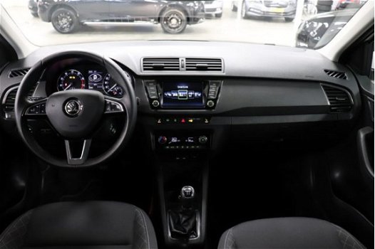 Skoda Fabia Combi - 1.0 TSI Style Business | Navigatie | Trekhaak | Stoelverwarming | Keyless go | C - 1