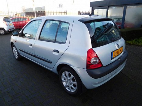 Renault Clio - 1.2-16V Dynamique 5drs met 98.782 km - 1