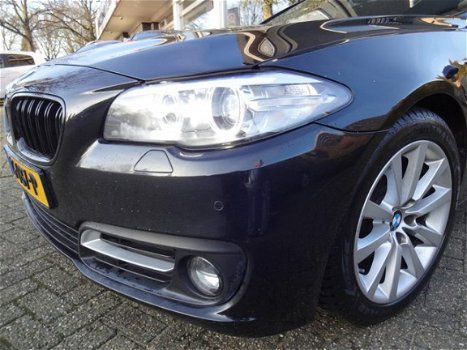 BMW 5-serie - 520d Aut 190pk High Executive Leer Schuifdak Navigatie - 1