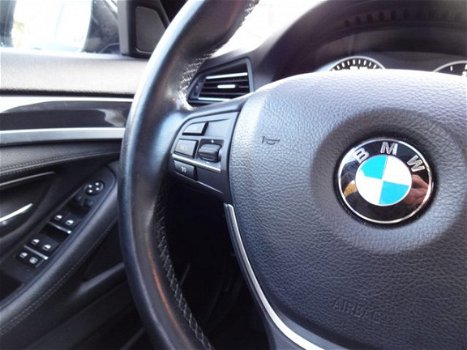 BMW 5-serie - 520d Aut 190pk High Executive Leer Schuifdak Navigatie - 1