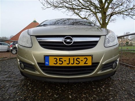 Opel Corsa - 1.4-16V Cosmo | Clima + Cruise nu € 3.975, - 1