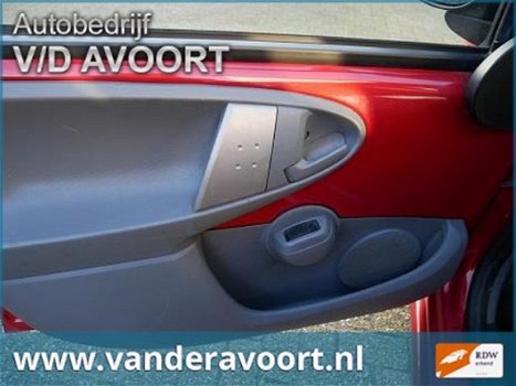 Toyota Aygo - 1.0-12V Comfort Navigator Met 3 maanden garantie en nieuwe apk - 1