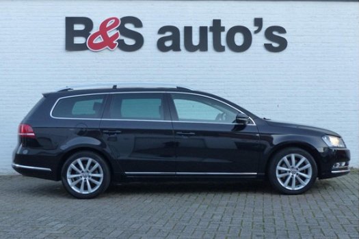 Volkswagen Passat Variant - 2.0 TDI Highline BlueMotion AUTOMAAT CLIMA CRUISE PDC NAVI KEYLESS BLUET - 1