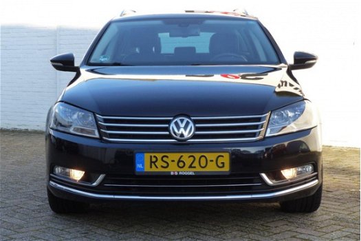 Volkswagen Passat Variant - 2.0 TDI Highline BlueMotion AUTOMAAT CLIMA CRUISE PDC NAVI KEYLESS BLUET - 1