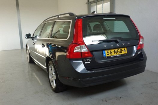 Volvo V70 - 2.0 D3 Momentum Stoelverwarming, Bluetooth, Automaat, Leer - 1