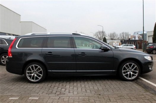 Volvo V70 - 2.0 D2 Inscription (B) + Xenon + Navi + S-Dak + Leder + 18 inch - 1