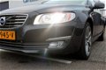 Volvo V70 - 2.0 D2 Inscription (B) + Xenon + Navi + S-Dak + Leder + 18 inch - 1 - Thumbnail