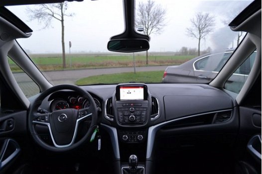 Opel Zafira Tourer - 1.6 CDTI 7persoons Panoramadak +Voorraam Camera Navigatie Trekhaak - 1