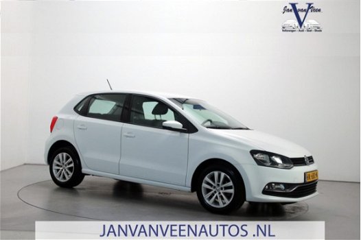 Volkswagen Polo - 1.4 TDI 90pk Comfortline Navigatie App-Connect Airco Cruise Control - 1