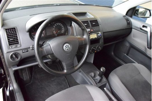 Volkswagen Polo - 1.2-12V Comfortline airco cruise PDC - 1