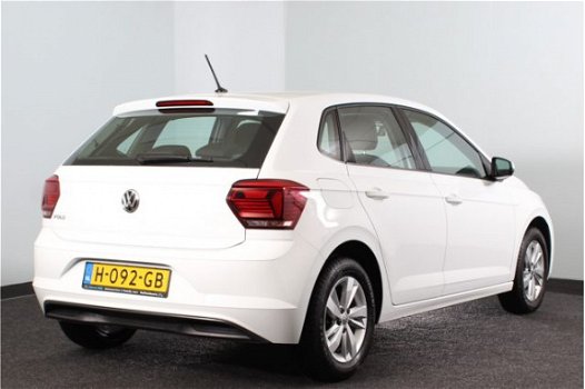 Volkswagen Polo - 1.0 MPI 80PK Comfortline | App. NAV | Airco | Cruise | LM - 1