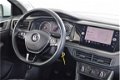 Volkswagen Polo - 1.0 MPI 80PK Comfortline | App. NAV | Airco | Cruise | LM - 1 - Thumbnail