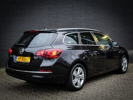 Opel Astra Sports Tourer - 1.6 CDTi Edition 136PK / Leder / Navigatie - 1