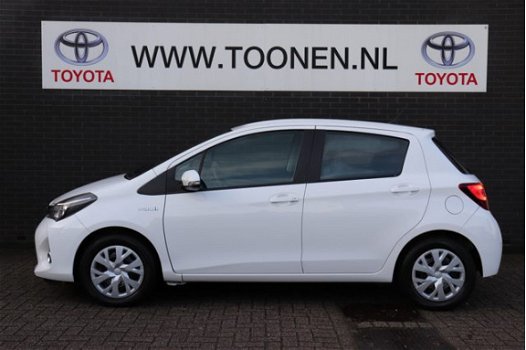 Toyota Yaris - 1.5 Hybrid Aspiration Rijklaarprijs Cruise control-Airco-Parkeercamera - 1