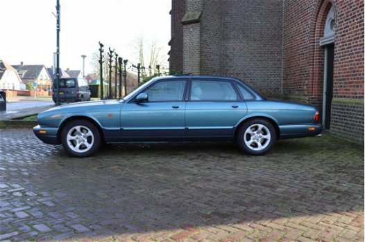 Jaguar XJ - Sovereign 4.0 V8 (284PK) Aut - Gedocumenteerd - Youngtimer - Unieke km's - 1