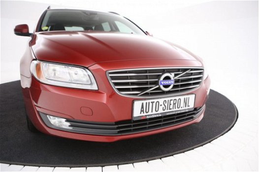 Volvo V70 - 1.6 D2 Momentum Navigatie, Afneembare haak, Leer, Climate control - 1