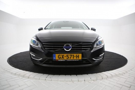 Volvo V60 - 2.4 D6 AWD Plug-In Hybrid Summum 7% bijtelling, Automaat, Lederen bekleding, ex btw, Sto - 1