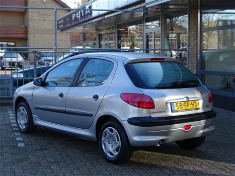 Peugeot 206 - 1.4 XT AUTOMAAT - 1