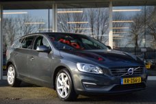 Volvo V60 - 2.0 D3 Momentum Navi Clima Camera Pdc