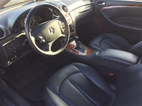 Mercedes-Benz CLK-klasse Coupé - 240 Elegance Automaat, Airco, Elektrische ramen, NAP, Navi, in perf - 1