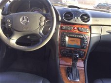 Mercedes-Benz CLK-klasse Coupé - 240 Elegance Automaat, Airco, Elektrische ramen, NAP, Navi, in perf