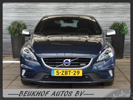 Volvo V40 - 2.0 D4 R-Design Business Panodak Leer Xenon Aut inparkeren - 1