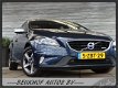 Volvo V40 - 2.0 D4 R-Design Business Panodak Leer Xenon Aut inparkeren - 1 - Thumbnail