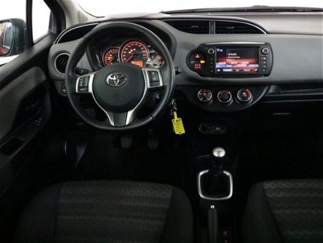 Toyota Yaris - 1.0 VVT-i Aspiration, Camera, Parelmoerlak - 1