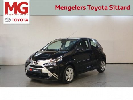 Toyota Aygo - 1.0 VVT-i x-play Bluetooth, Airco, Achteruitrijcamera - 1