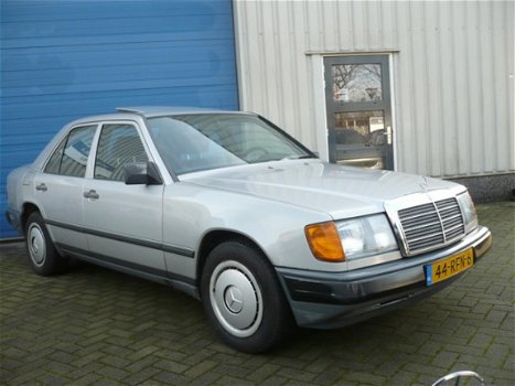 Mercedes-Benz 230 - 200-500 (W124) E Airco Automaat schuifdak - 1