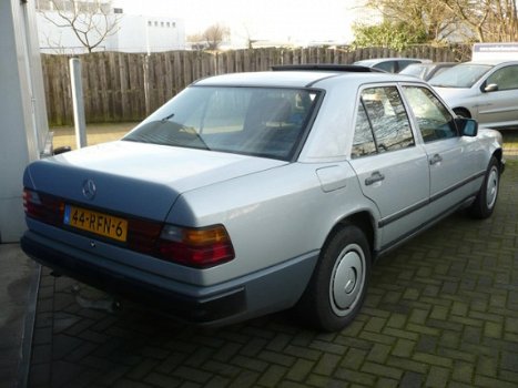 Mercedes-Benz 230 - 200-500 (W124) E Airco Automaat schuifdak - 1