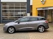 Renault Clio Estate - 0.9 TCe Limited Navi/Cruise/PDC/Velgen - 1 - Thumbnail