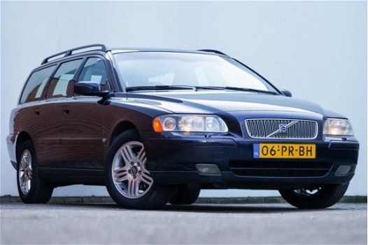 Volvo V70 - 2.4 Momentum 2004 Youngtimer 170pk Nieuwstaat dealer onderhouden - 1