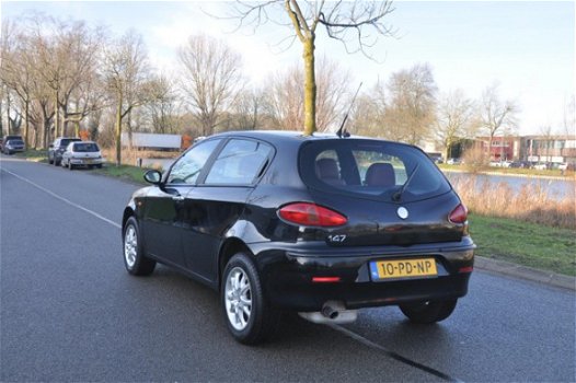 Alfa Romeo 147 - 1.6 T.Spark Edizione Esclusiva 5-DEURS/LEDER/STOELVERWARMING 1 JAAR APK - 1