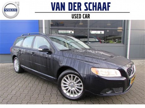 Volvo V70 - 2.5T Momentum / 1e Eigenaar / Dealer onderhouden - 1