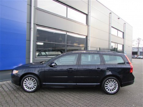 Volvo V70 - 2.5T Momentum / 1e Eigenaar / Dealer onderhouden - 1