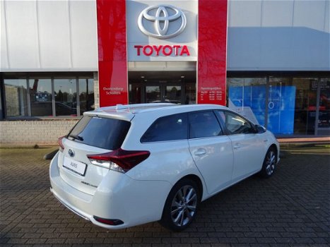 Toyota Auris Touring Sports - 1.8 Hybrid Lounge / Led Koplampen / Parkeersensoren / Stoelverwarming - 1